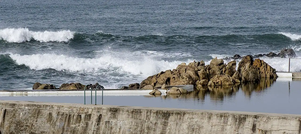 The wave at Leca da Palmeira, Matosinhos