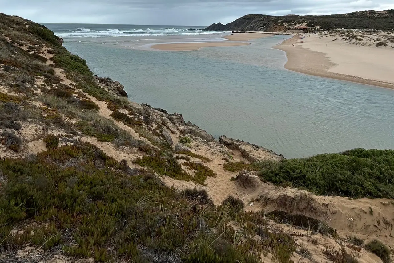 The wave at Praia da Amoreira, Arrifana
