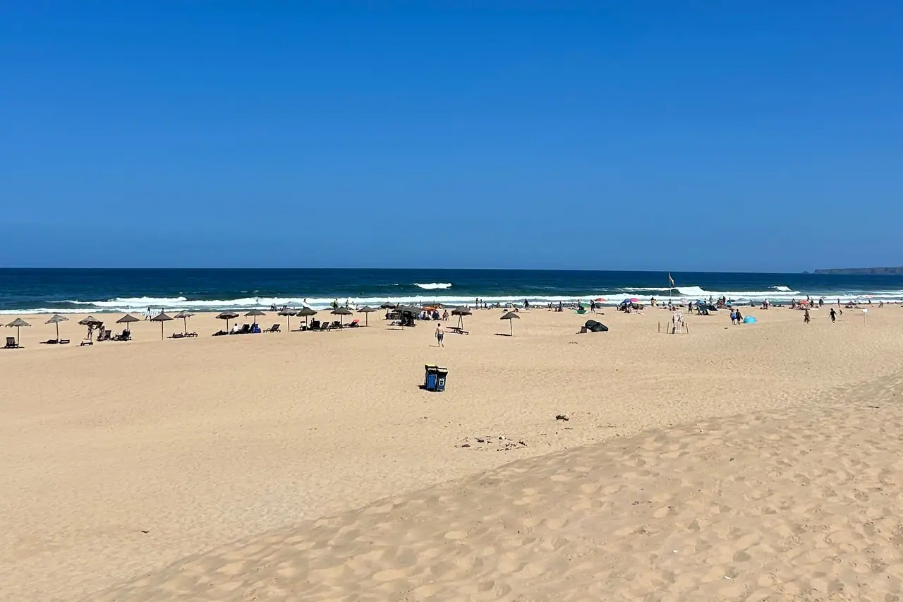 The wave at Praia da Bordeira, Carrapateira